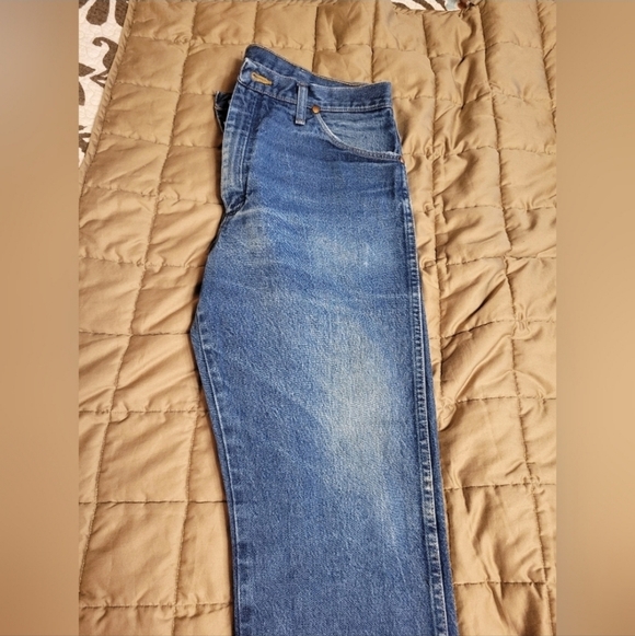 2‎ pairs Wrangler Cowboy Cut 13MWZ Jeans 33x34 Denim Classic Western blue jeans - Picture 5 of 15